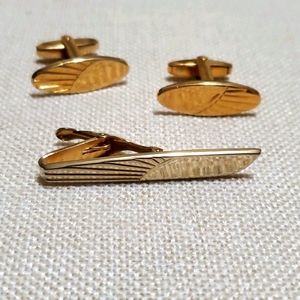 Vintage Swank Fine Jewelry Gold Tone Cuff Links and Tie Bar Clip